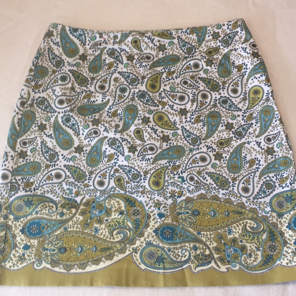 🛍Geoffrey Bean stretch skirt size 6